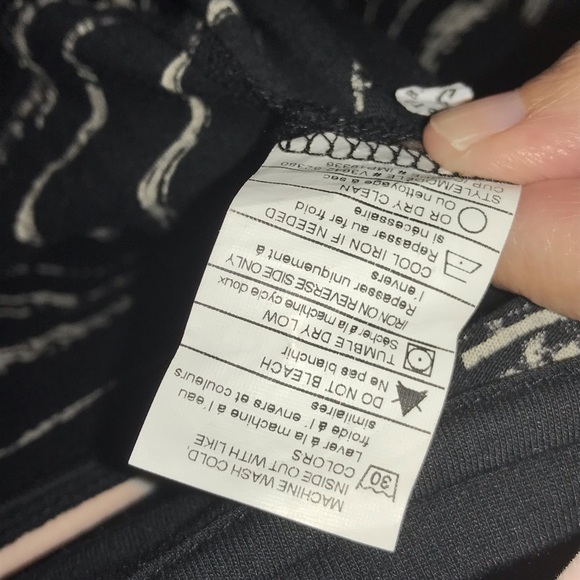 Vince. Black long sleeve patterned top - Picture 6 of 6